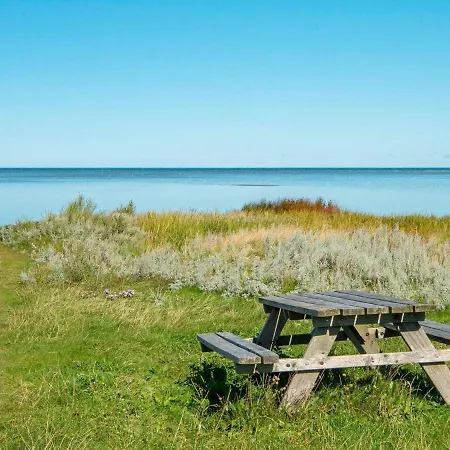 11 Person In Orsted-by Traum