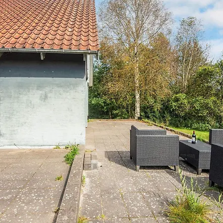 11 Person In Orsted-by Traum *